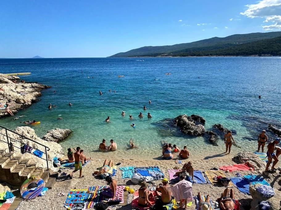 Studio Vesna With A Terrace And Sea View Rabac Eksteriør bilde